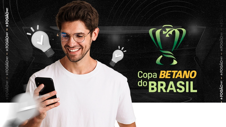 Imagem mostra homem sorrindo ao utilizar um smartphone ao lado da logomarca da Copa do Brasil