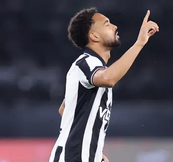 Vitinho, do Botafogo, está na pré-lista de Ancelotti para amistosos da Seleção Brasileira nos EUA