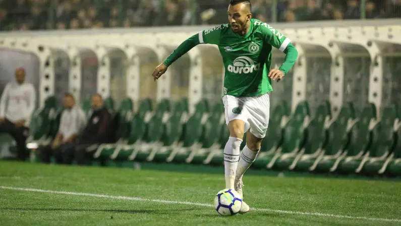 Botafogo tem interesse em contratar atacante Leandro Pereira, da Chapecoense