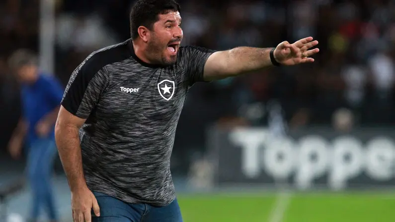 Barroca admite que Botafogo fez uma partida ruim, mas ressalta: ‘Não tem culpado’