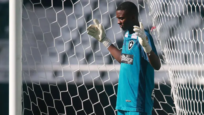 Andrew, do Botafogo, foi emprestado ao Maranhão