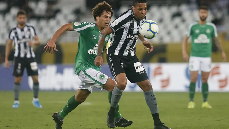 Atuação apagada e vaias da torcida: o reencontro de Camilo com o Botafogo