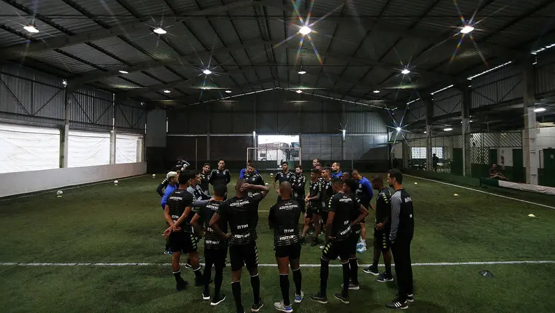 Próximo do alívio, Botafogo tenta não relaxar contra a Chapecoense