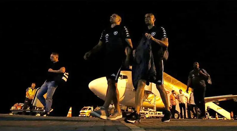 Botafogo freta voo de volta de Chapecó para melhorar logística na reta final do Brasileiro