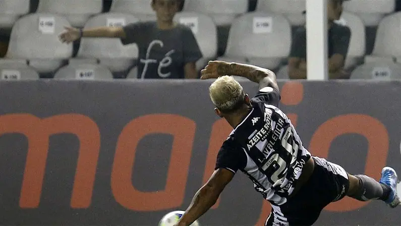 Leo Valencia em Santos x Botafogo | Campeonato Brasileiro 2019