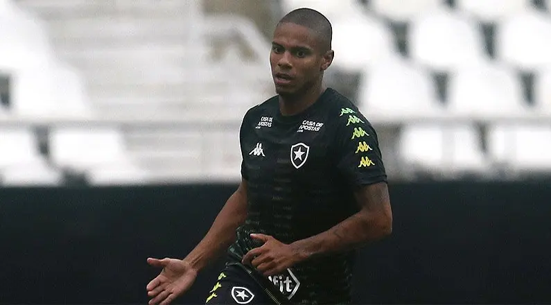 Rickson no treino do Botafogo