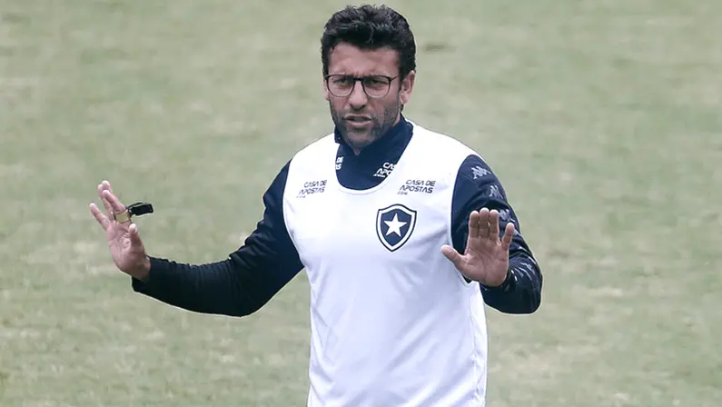 Alberto Valentim na pré-temporada do Botafogo 2020 em Domingos Martins