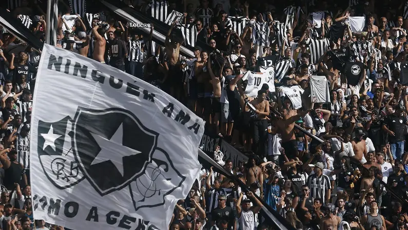 Dar voto a sócio-torcedor pode ser um grande progresso no Botafogo