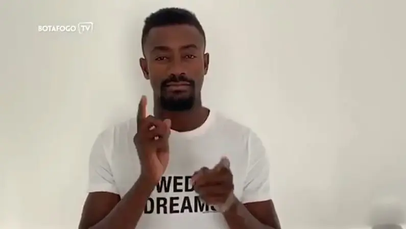 Kalou convoca a torcida a virar sócio no Sou Botafogo