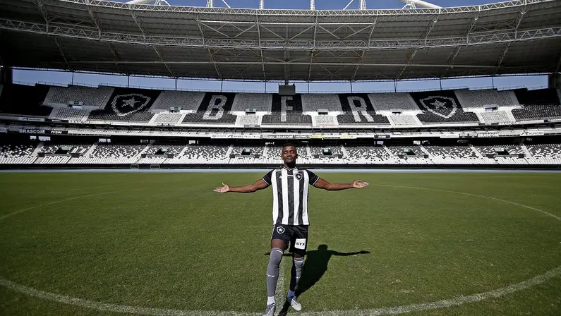 Apresentação de Kalou no Botafogo