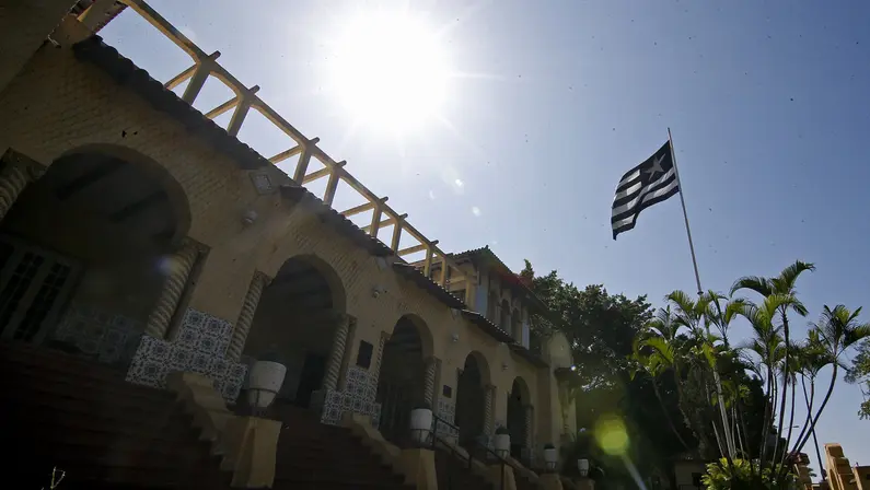 Justiça autoriza liberação de quase R$ 800 mil para Botafogo pagar rescisões de funcionários demitidos