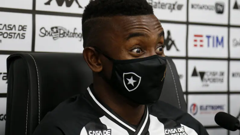 Apresentação de Kalou no Botafogo