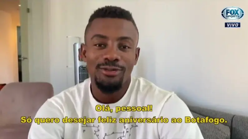 Kalou deseja feliz aniversário ao Botafogo