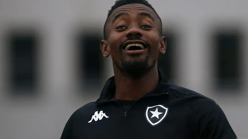 Botafogo aposta em Kalou para acabar com jejum de vitórias no Brasileiro