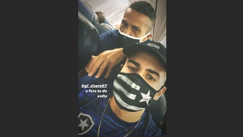 Cícero e Pedro Raul, volante e atacante do Botafogo