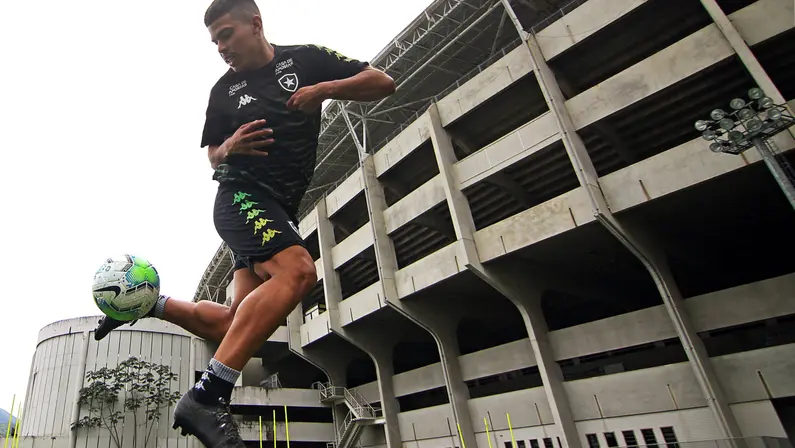 Talentoso e de forte personalidade: conheça Cesinha, reforço do Botafogo