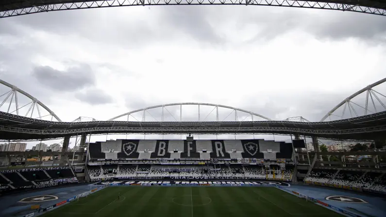 Dirigente do Botafogo não discorda de faixa em clássico com Flamengo e crê que mensagem foi transmitida com sucesso
