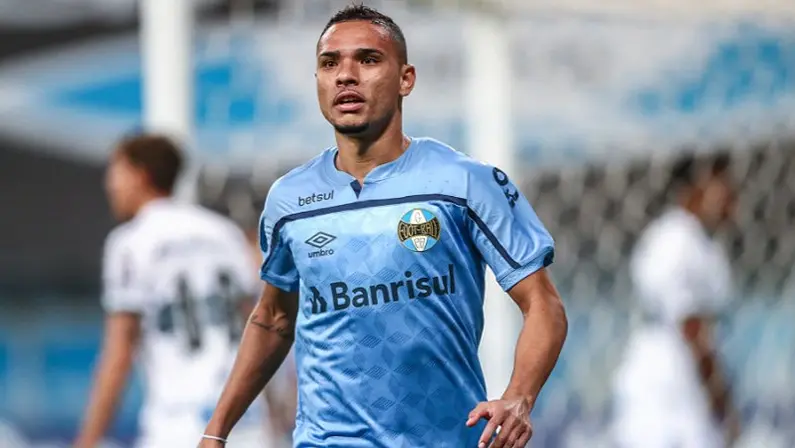 Luiz Fernando, ex-Botafogo, em Grêmio x Coritiba | Campeonato Brasileiro 2020