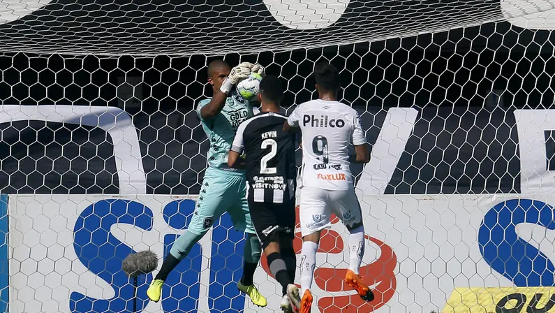 Diego Loureiro surge como alento em rodada na qual Botafogo se tornou lanterna do Brasileiro-2020