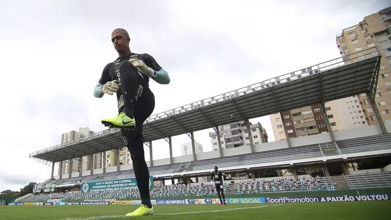 Diego Loureiro se destaca apesar da péssima fase do Botafogo