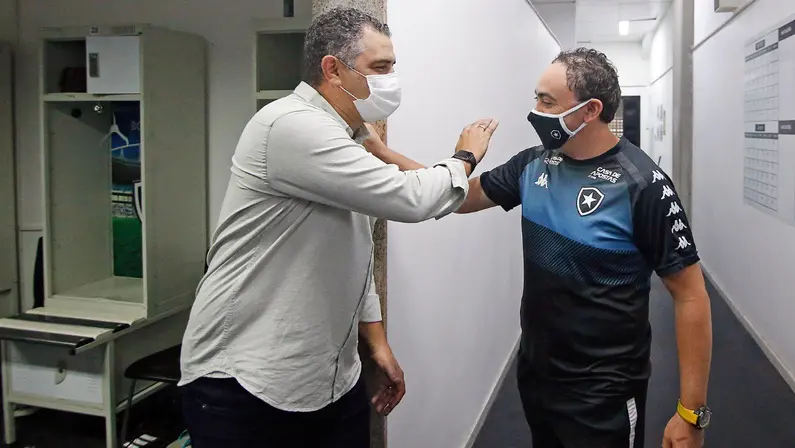 Técnico Marcelo Chamusca se apresenta ao Botafogo
