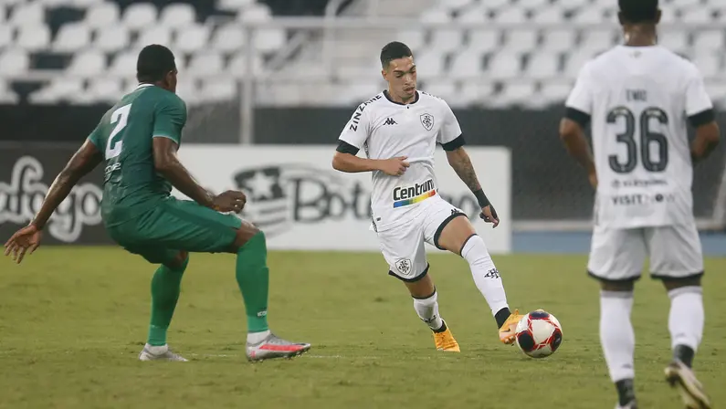 Chamusca terá trabalho. Mas deu para ver algo novo no Botafogo