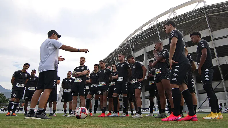 Marcelo Chamusca e elenco - Treino do Botafogo
