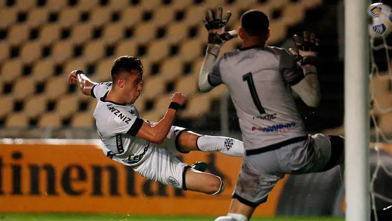 Voleio de Matheus Frizzo em Moto Club x Botafogo | Copa do Brasil 2021