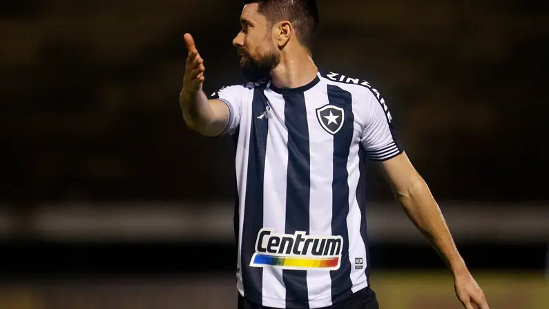 Ricardinho avalia estreia e planeja ‘Botafogo forte e encardido para adversários’