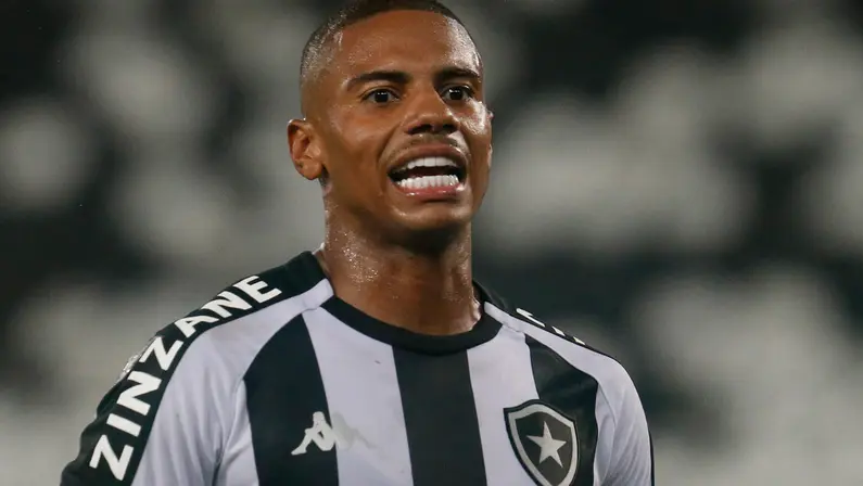 Olho no futuro! Renovação de Rickson precisa ter um responsável