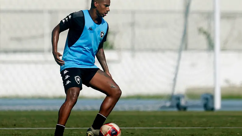Botafogo formaliza renovação de Rickson até o fim do ano