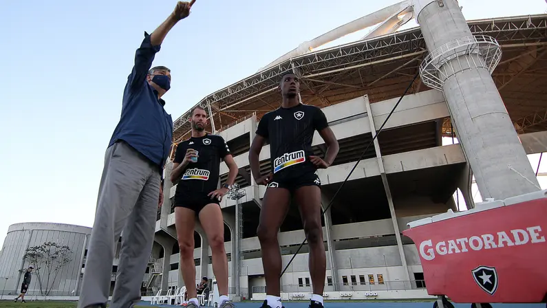 Em meio a discursos de profissionalismo, pagamento de bicho resiste no Brasil; Durcesio diz que relutou, mas atendeu pedido de jogadores no Botafogo