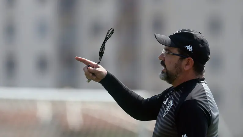 Enderson Moreira merece crédito nas indicações de reforços ao Botafogo