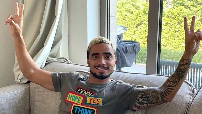 Rafael, ex-Istanbul Basaksehir, negocia com o Botafogo