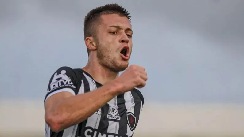 Especulado no Botafogo, zagueiro William Machado acerta com o Operário-PR