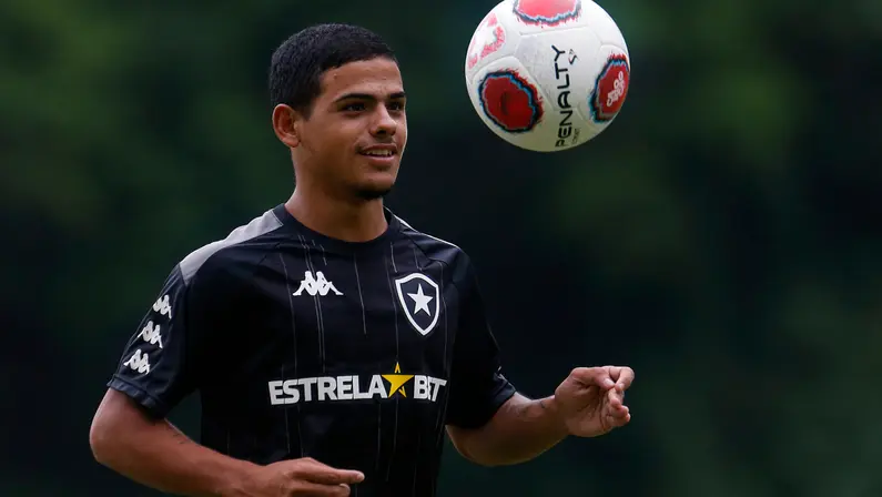 Botafogo anuncia renovação de Raí até 2025: ‘Muito feliz por esse momento’