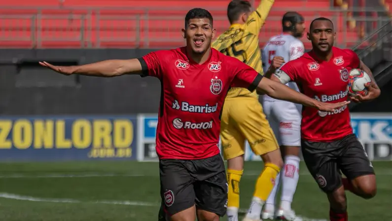 Erison, do Brasil-RS, negocia com o Botafogo