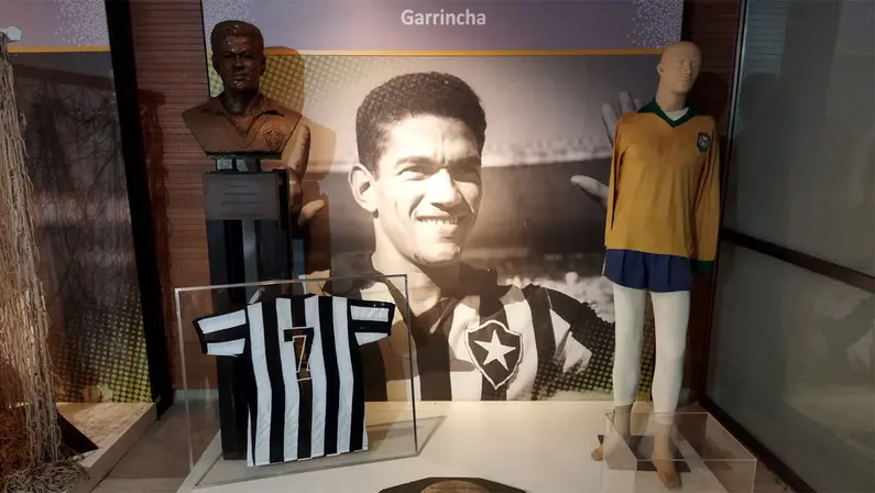 Maracanã abrigará ‘Camisa do Anjo Torto’ criada em homenagem a Garrincha até inauguração do Museu Botafogo