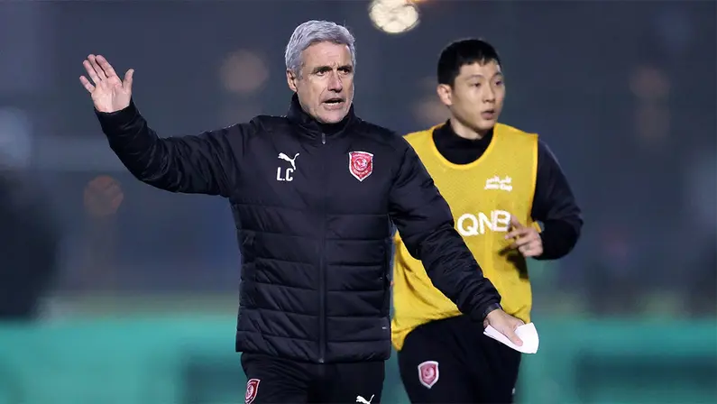 Luís Castro aceita proposta do Corinthians e discute multa; Botafogo também tentava treinador