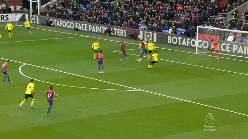 Placa de publicidade com escudo do Botafogo em Crystal Palace x Chelsea | Premier League 2021/22