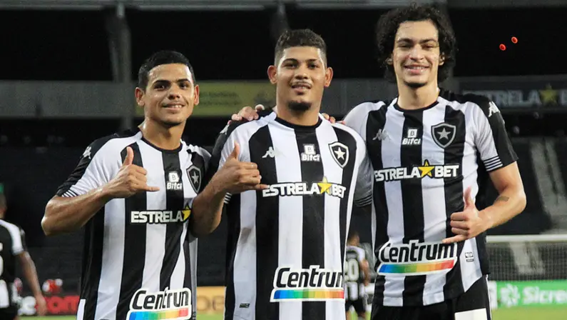 Raí, Erison e Matheus Nascimento em Botafogo x Resende | Campeonato Carioca 2022