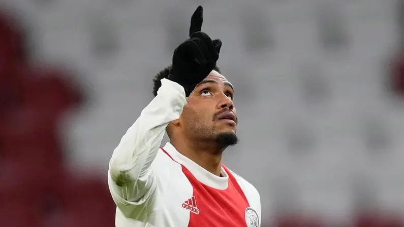 Botafogo tenta a contratação de atacante Danilo Pereira e negocia liberação com o Ajax, diz site