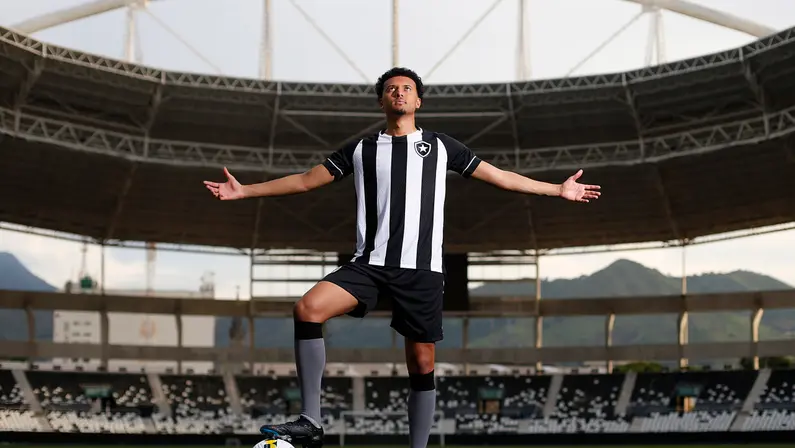 Hämäläinen aparece no BID e pode estrear pelo Botafogo contra o Ceilândia