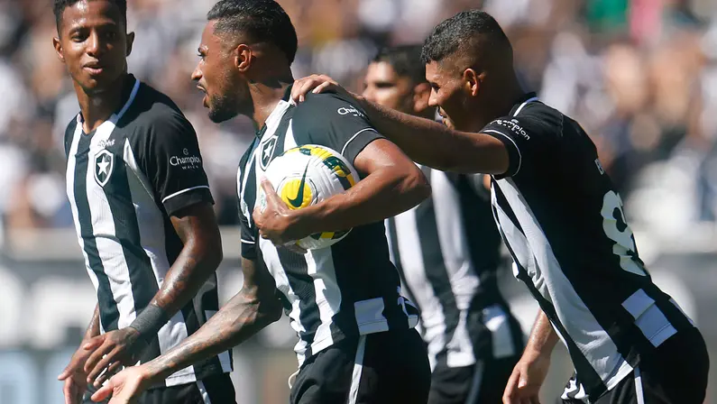 Após gol do Juventude, jogo teve 14 minutos de paralisação e apenas 5 de bola rolando até Botafogo empatar