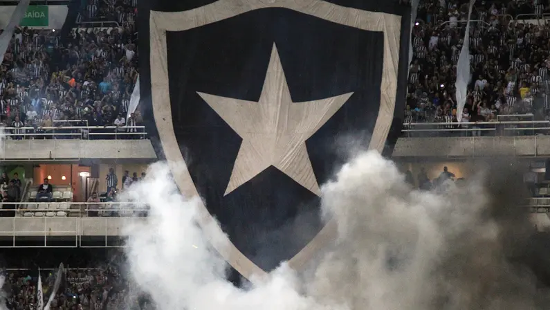 Torcida do Botafogo organiza mosaico inédito com balões para clássico contra o Fluminense; confira instruções