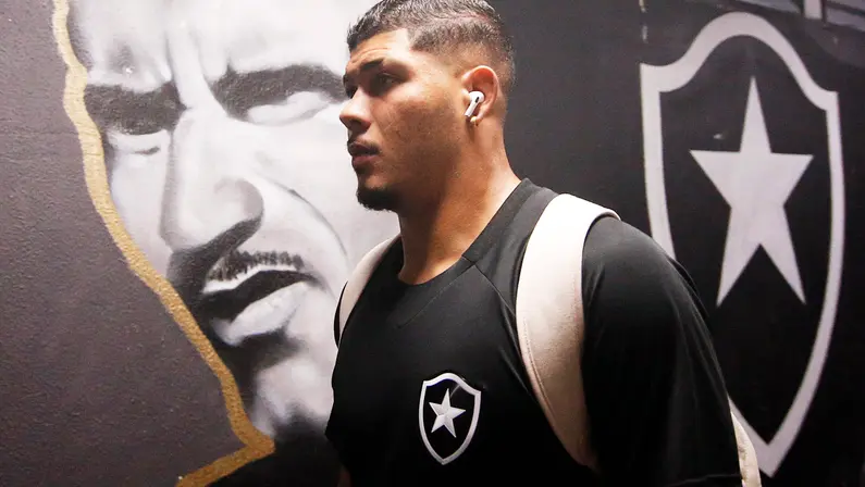 Botafogo não topa envolver parcelas por Perri e Tchê Tchê e vai receber R$ 1,7 milhão do São Paulo pelo empréstimo de Erison