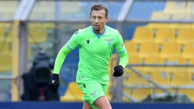 Grêmio aumenta proposta por Lucas Leiva, alvo do Botafogo