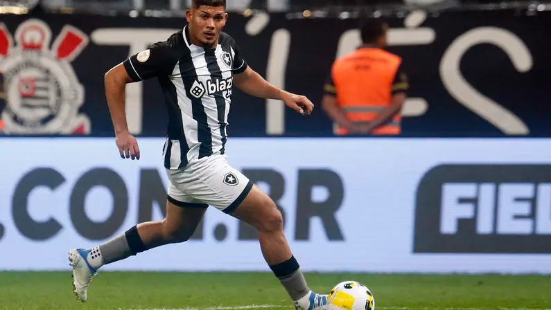 Jornalista: Botafogo não coloca opção de compra no empréstimo de Erison para o Estoril