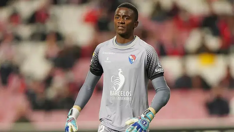 Jornal italiano põe cria do Botafogo em seleção sub-23 da temporada europeia, ao lado de Haaland