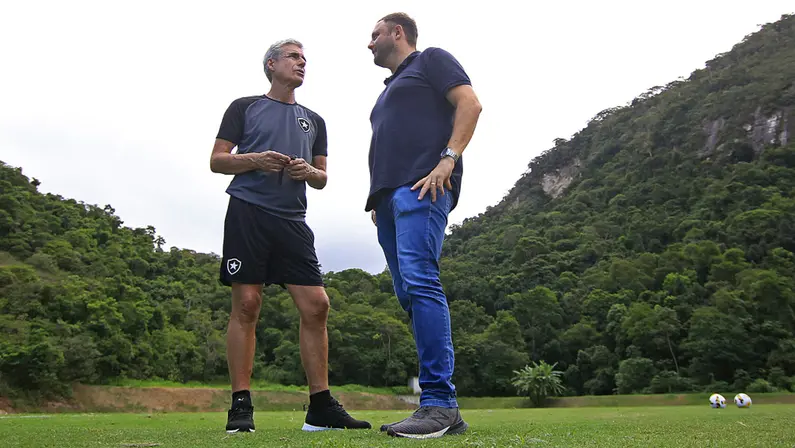 Em sigilo, Botafogo tem negociações para o elenco principal e busca outro ponta destaque em divisões inferiores para o time B